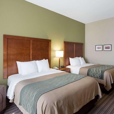 Comfort Inn & Suites Fayetteville-University Area Exterior foto
